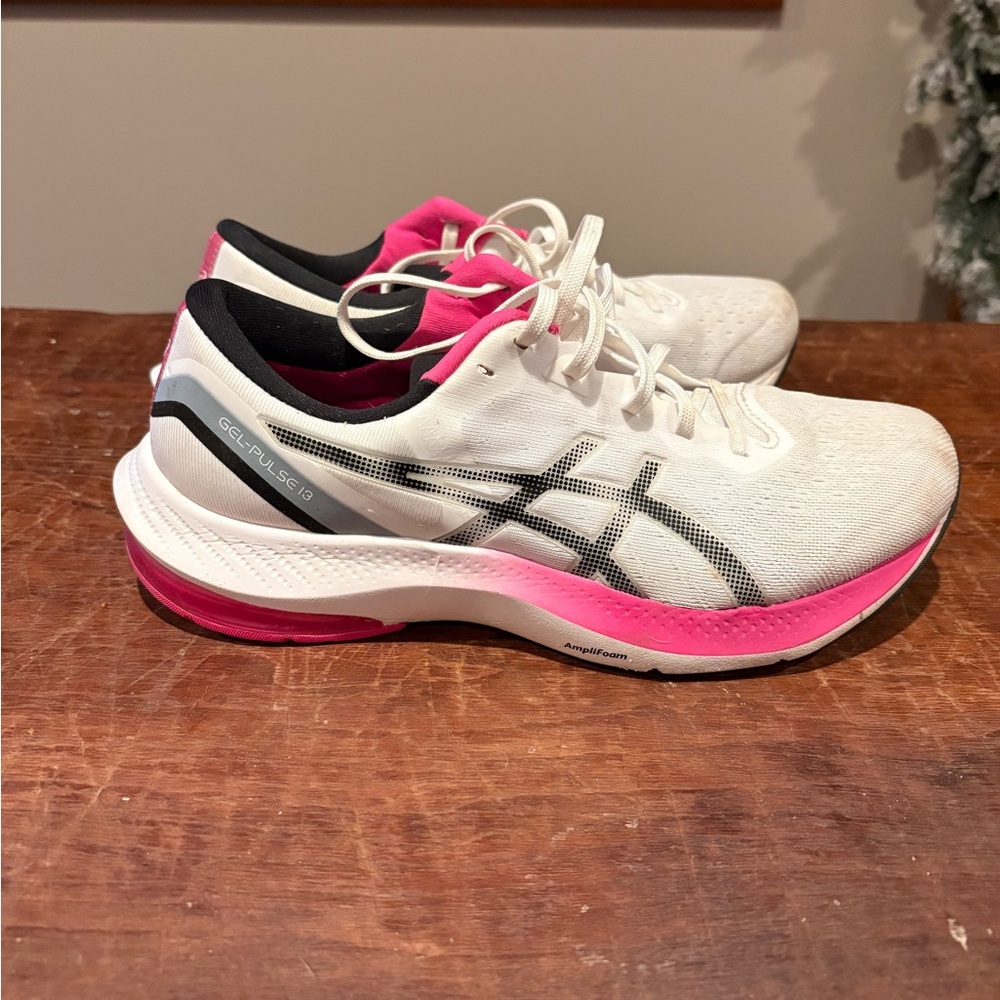 ASICS runnings shoes